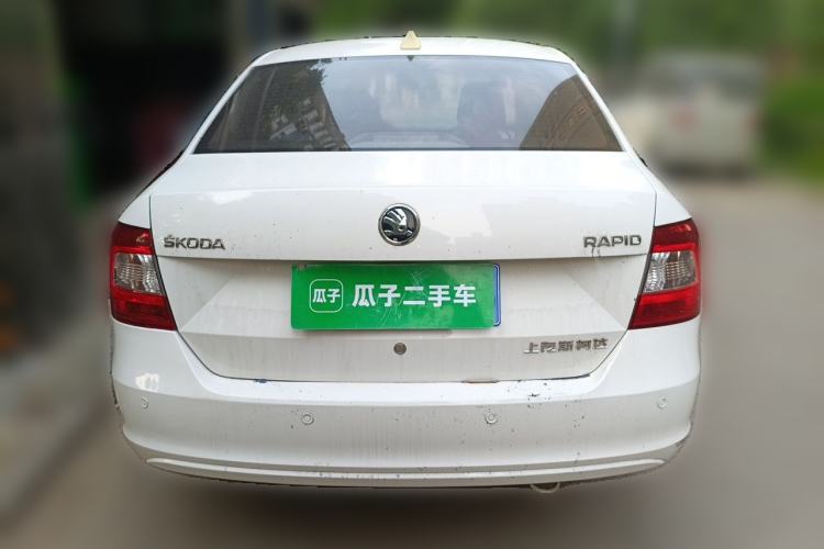 Used Skoda Rapid 2016 1.4L Manual Front-Wheel Drive Model Exterior 4