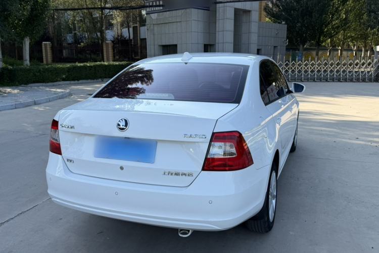 Used Skoda Rapid 2016 1.6L Manual Trend Edition Exterior 4