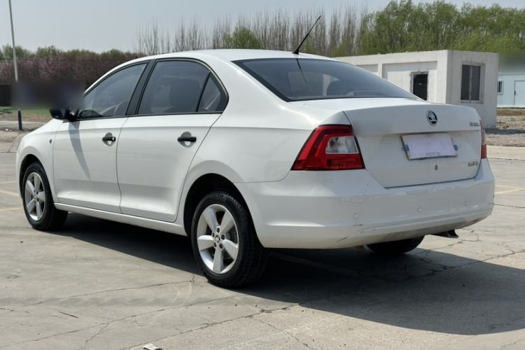 Used Skoda Rapid 2016 1.4L Manual Front-Wheel Drive Model Exterior 4