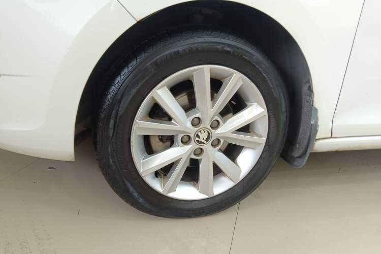 Used Skoda Rapid 2016 1.6L Automatic Chuanxing Edition Exterior 4