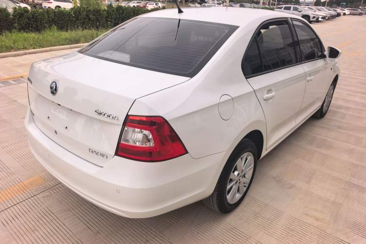 Used Skoda Rapid 2016 1.6L Manual Trend Edition Exterior 5