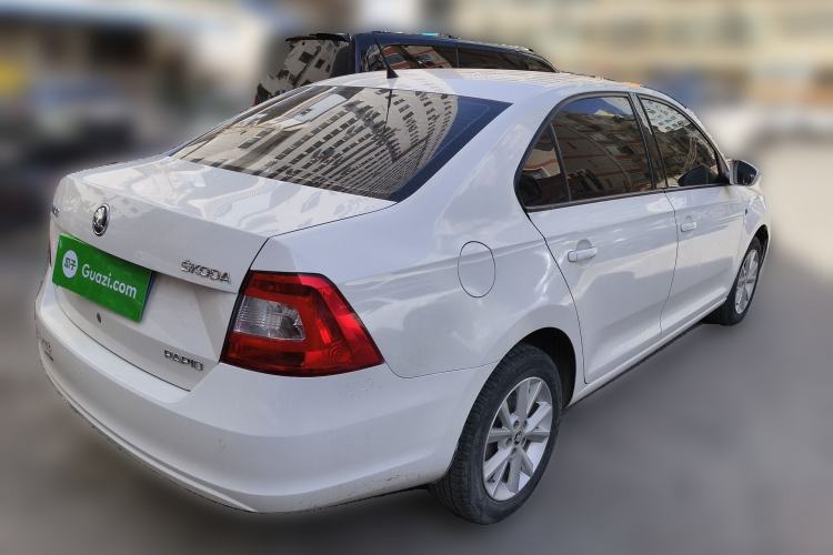 Used Skoda Rapid 2016 1.6L Automatic Chuanxing Edition Exterior 5