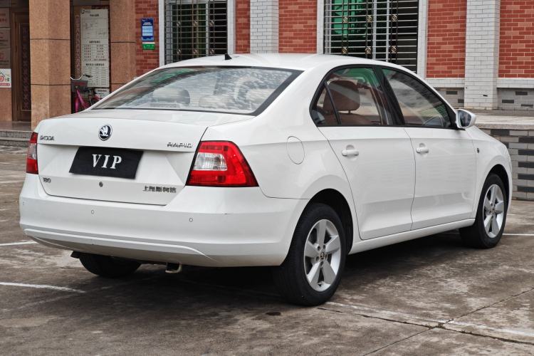 Used Skoda Rapid 2016 1.6L Automatic Chuanxing Edition Exterior 5