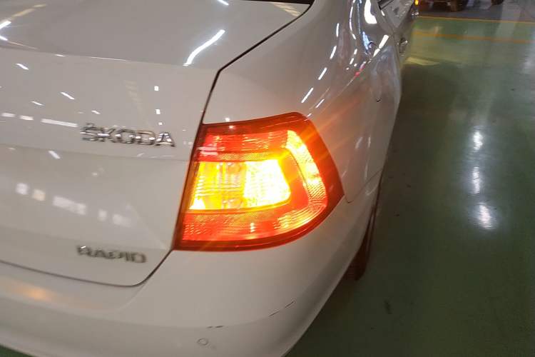 Used Skoda Rapid 2016 1.6L Automatic Chuanxing Edition Exterior 6