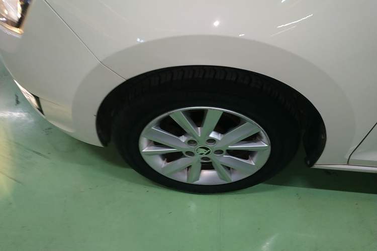 Used Skoda Rapid 2016 1.6L Automatic Chuanxing Edition Exterior 7