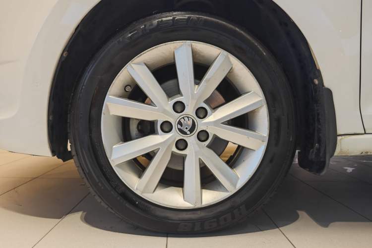 Used Skoda Rapid 2016 1.6L Automatic Chuanxing Edition Exterior 7