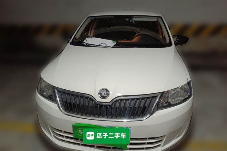 Used Skoda Rapid 2016 1.6L Manual Front-Wheel-Drive Version Front