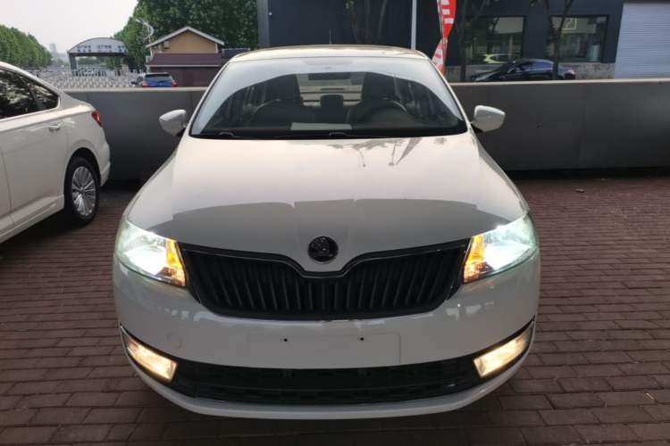Used Skoda Rapid 2016 1.6L Manual Trend Edition Front