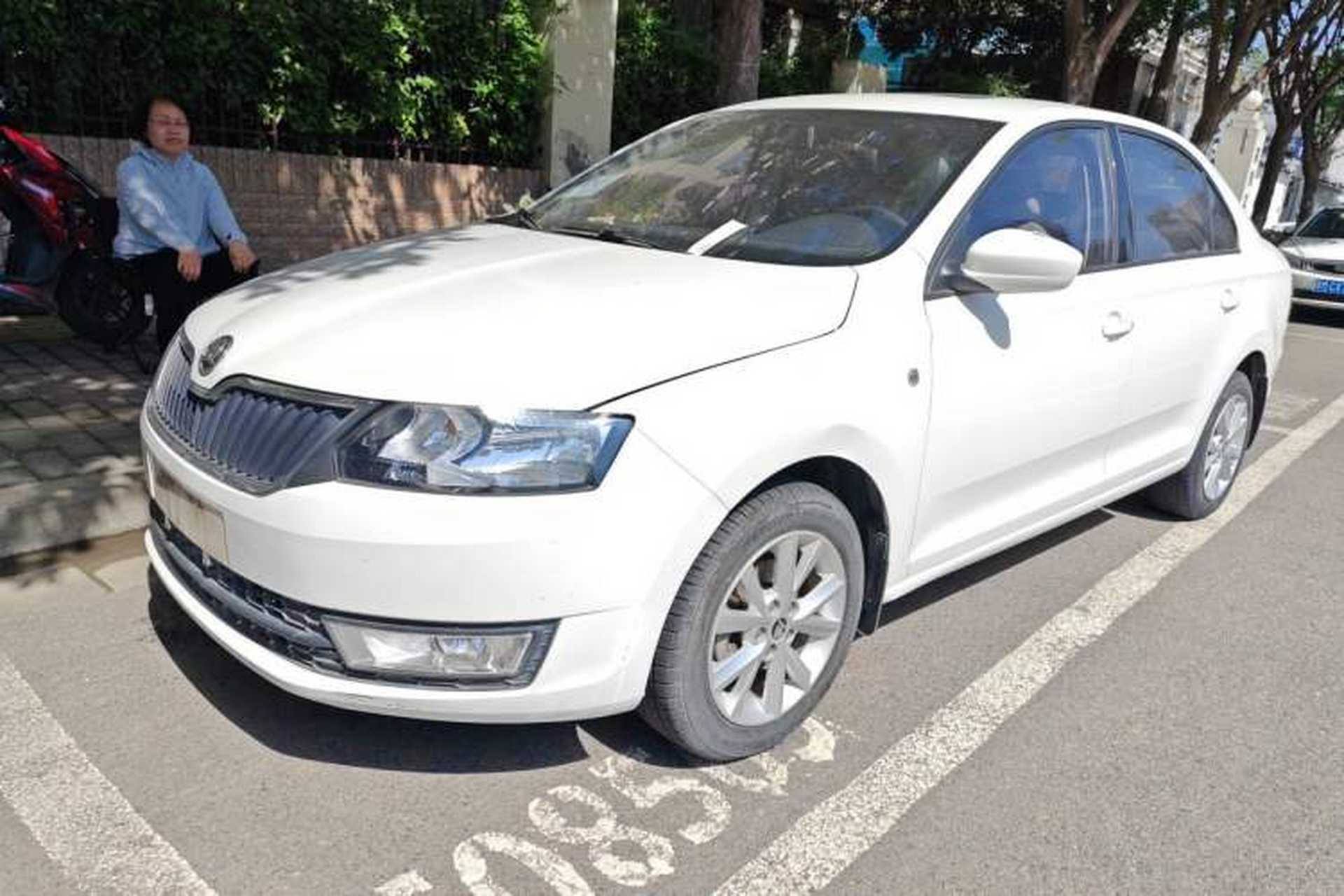 Used Skoda Rapid 2016 1.6L Manual Trend Edition Front Left 45 Deg