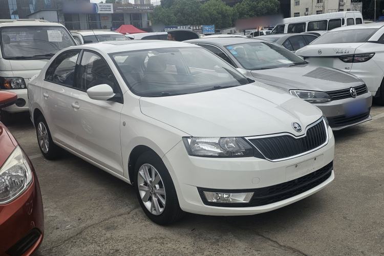 Used Skoda Rapid 2016 1.6L Automatic Chuanxing Edition Front Right 45 Deg