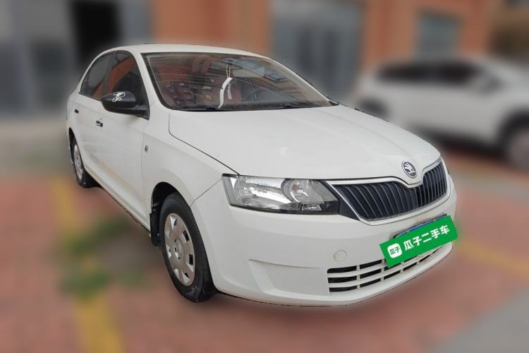 Used Skoda Rapid 2016 1.4L Manual Front-Wheel Drive Model Front Right 45 Deg