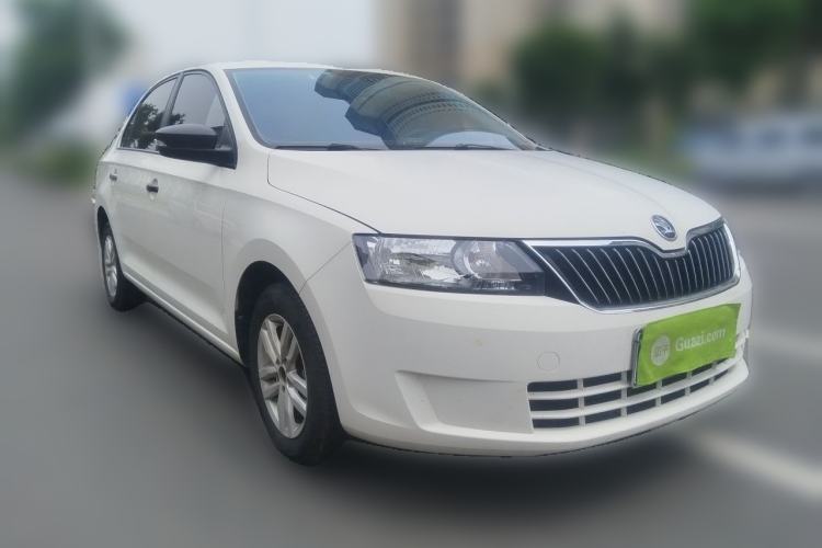 Used Skoda Rapid 2016 1.6L Automatic Front-Wheel Drive Model Front Right 45 Deg