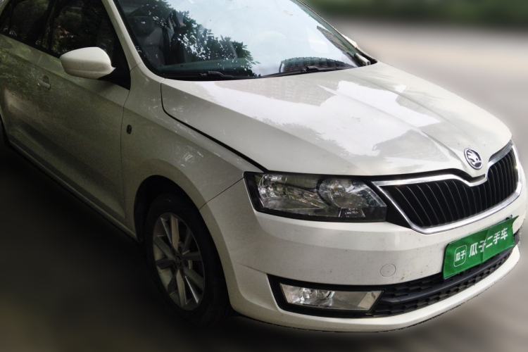 Used Skoda Rapid 2016 1.6L Manual Trend Edition Front Right 45 Deg