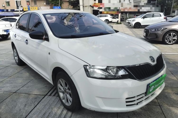 Used Skoda Rapid 2016 1.6L Automatic Front-Wheel Drive Model Front Right 45 Deg