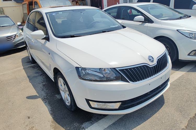 Used Skoda Rapid 2016 1.6L Manual Trend Edition Front Right 45 Deg