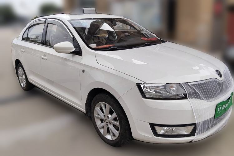 Used Skoda Rapid 2016 1.6L Manual Trend Edition Front Right 45 Deg