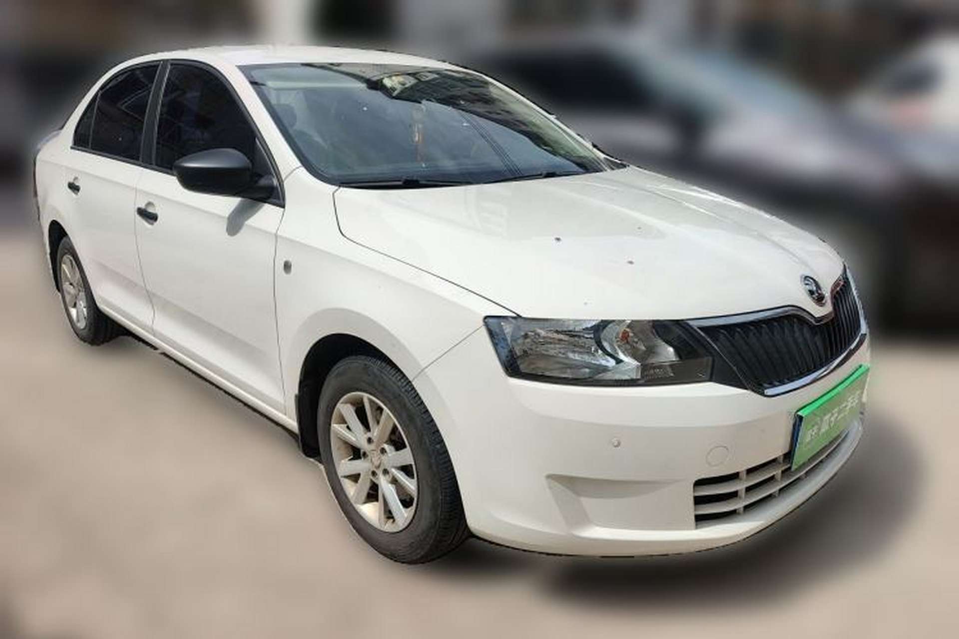 Used Skoda Rapid 2016 1.6L Manual Front-Wheel-Drive Version Front Right 45 Deg