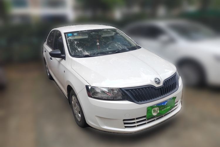 Used Skoda Rapid 2016 1.4L Manual Front-Wheel Drive Model Front Right 45 Deg