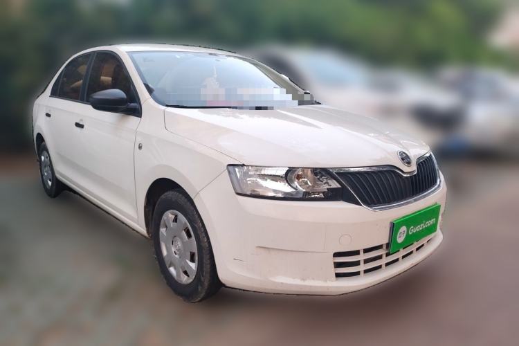 Used Skoda Rapid 2016 1.6L Automatic Front-Wheel Drive Model Front Right 45 Deg