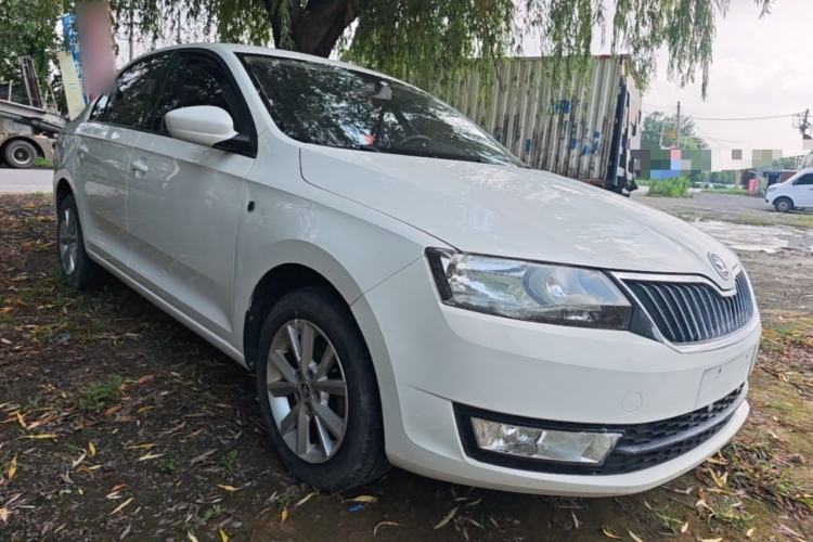 Used Skoda Rapid 2016 1.6L Manual Trend Edition Front Right 45 Deg