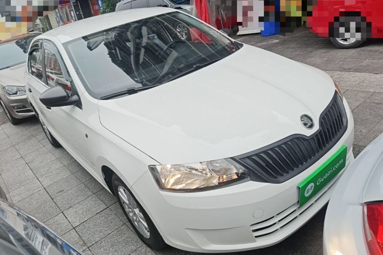 Used Skoda Rapid 2016 1.4L Manual Front-Wheel Drive Model Front Right 45 Deg