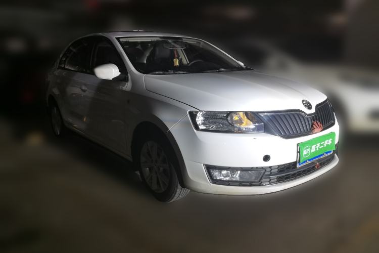 Used Skoda Rapid 2016 1.6L Automatic Chuanxing Edition Front Right 45 Deg