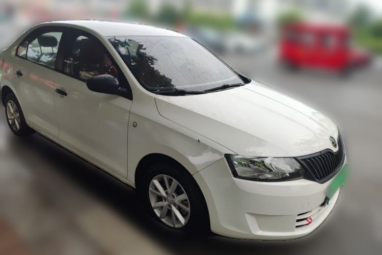 Used Skoda Rapid 2016 1.4L Manual Front-Wheel Drive Model Front Right 45 Deg