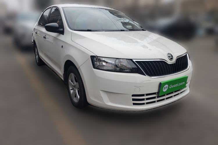 Used Skoda Rapid 2016 1.6L Automatic Front-Wheel Drive Model Front Right 45 Deg