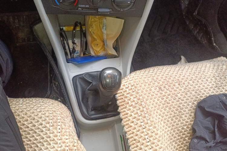 Used Skoda Rapid 2016 1.4L Manual Front-Wheel Drive Model Gear Lever