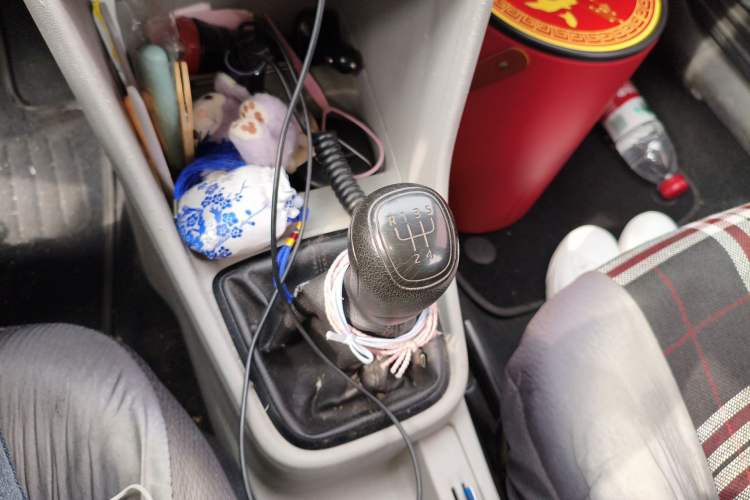Used Skoda Rapid 2016 1.6L Manual Front-Wheel-Drive Version Gear Lever