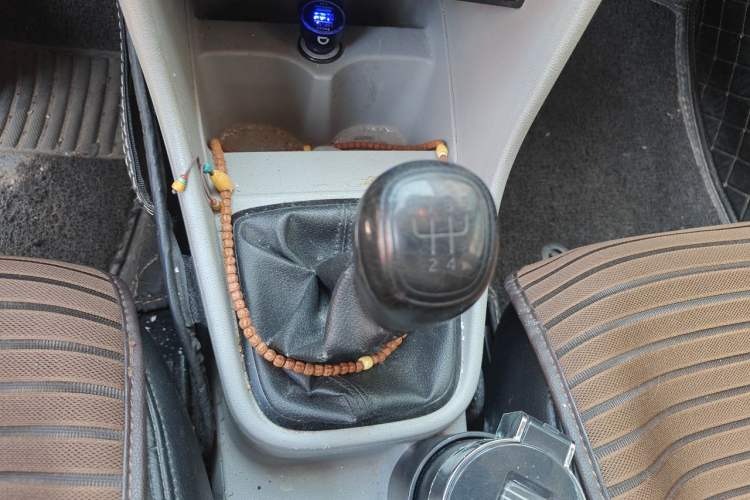 Used Skoda Rapid 2016 1.4L Manual Front-Wheel Drive Model Gear Lever