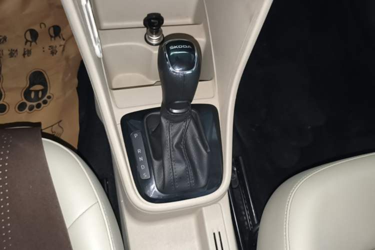 Used Skoda Rapid 2016 1.6L Automatic Chuanxing Edition Gear Lever