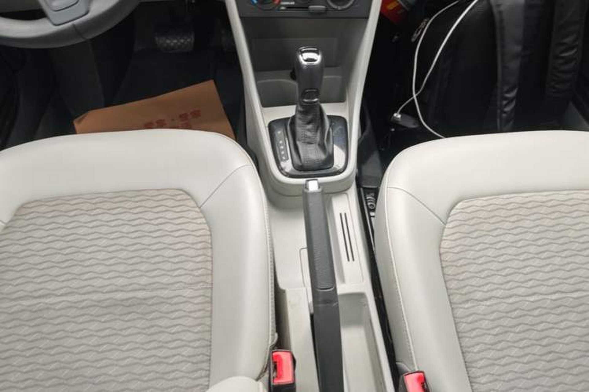 Used Skoda Rapid 2016 1.6L Automatic Chuanxing Edition Gear Lever