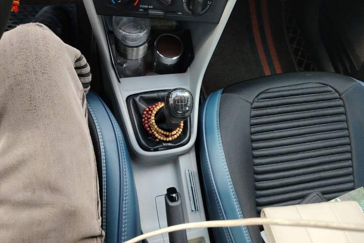 Used Skoda Rapid 2016 1.4L Manual Front-Wheel Drive Model Gear Lever