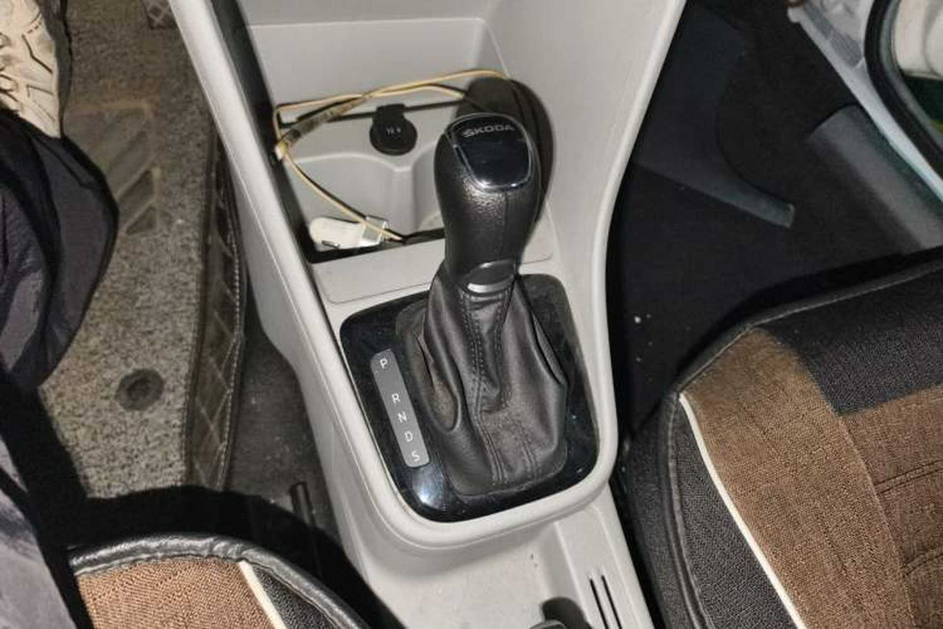 Used Skoda Rapid 2016 1.6L Automatic Chuanxing Edition Gear Lever