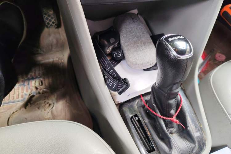 Used Skoda Rapid 2016 1.6L Automatic Chuanxing Edition Gear Lever