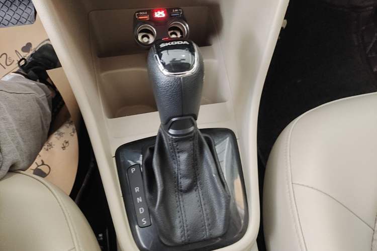 Used Skoda Rapid 2016 1.6L Automatic Chuanxing Edition Gear Lever