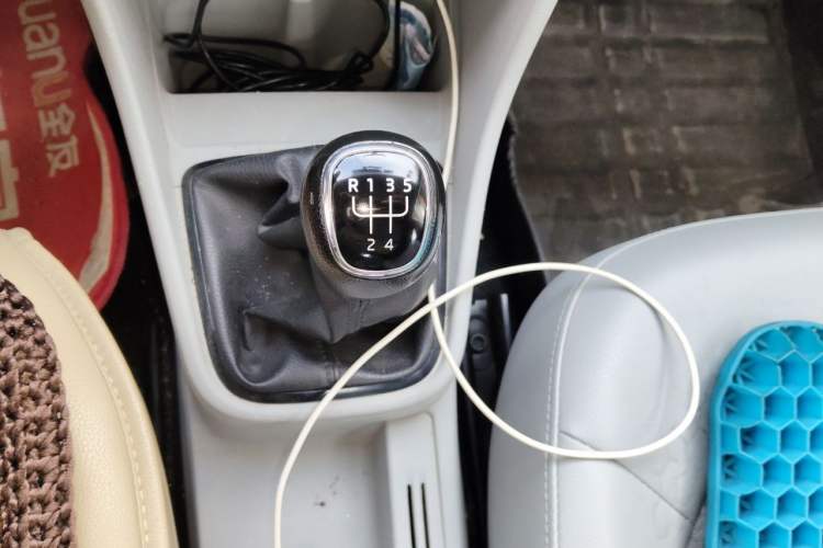 Used Skoda Rapid 2016 1.6L Manual Trend Edition Gear Lever