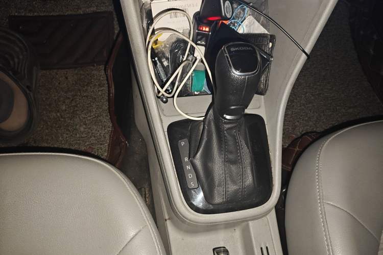 Used Skoda Rapid 2016 1.6L Automatic Chuanxing Edition Gear Lever