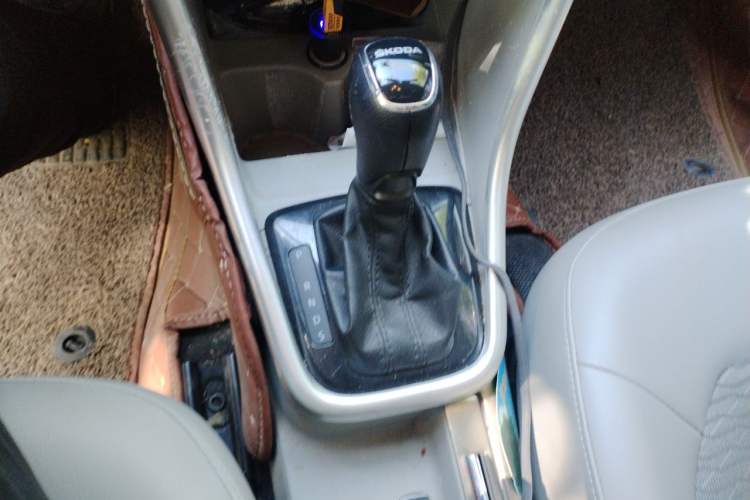 Used Skoda Rapid 2016 1.6L Automatic Chuanxing Edition Gear Lever