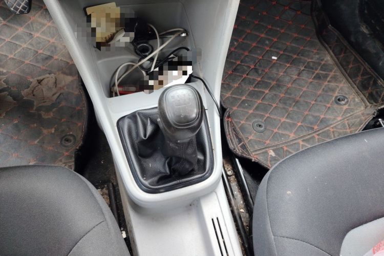Used Skoda Rapid 2016 1.6L Manual Front-Wheel-Drive Version Gear Lever
