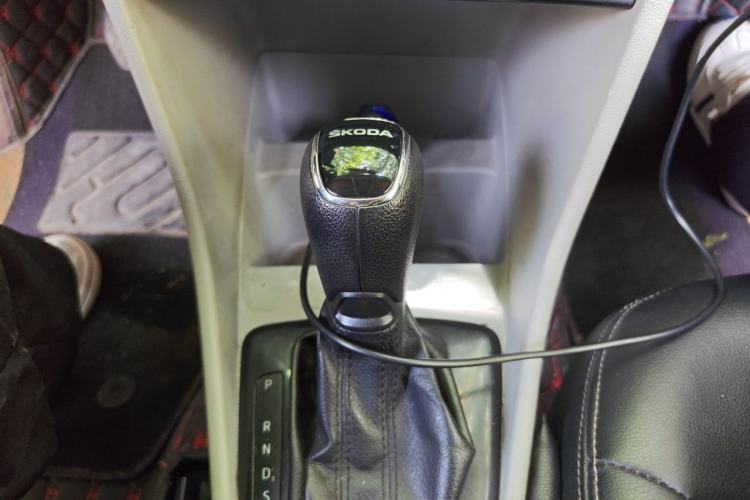 Used Skoda Rapid 2016 1.6L Automatic Chuanxing Edition Gear Lever