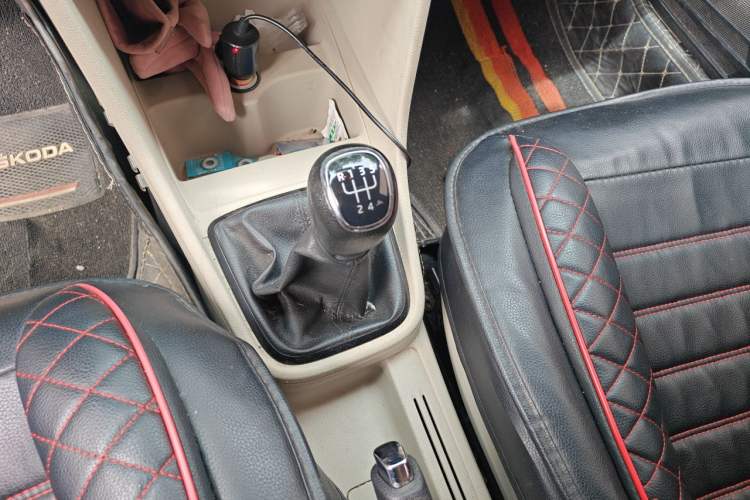 Used Skoda Rapid 2016 1.4L Manual Trend Edition Gear Lever