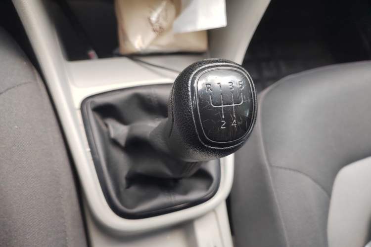 Used Skoda Rapid 2016 1.4L Manual Front-Wheel Drive Model Gear Lever