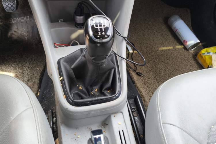 Used Skoda Rapid 2016 1.6L Manual Trend Edition Gear Lever