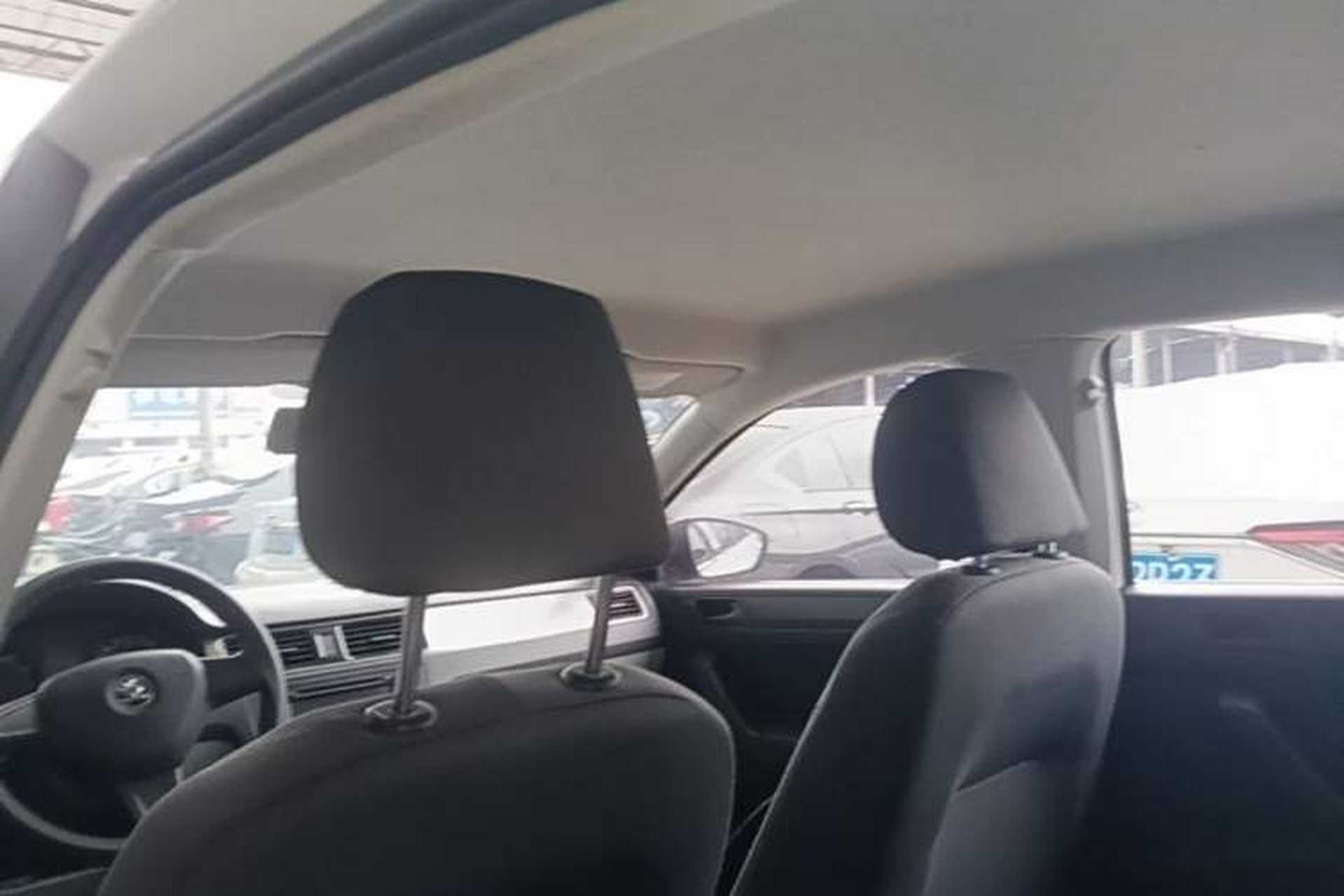 Used Skoda Rapid 2016 1.4L Manual Front-Wheel Drive Model Headliner