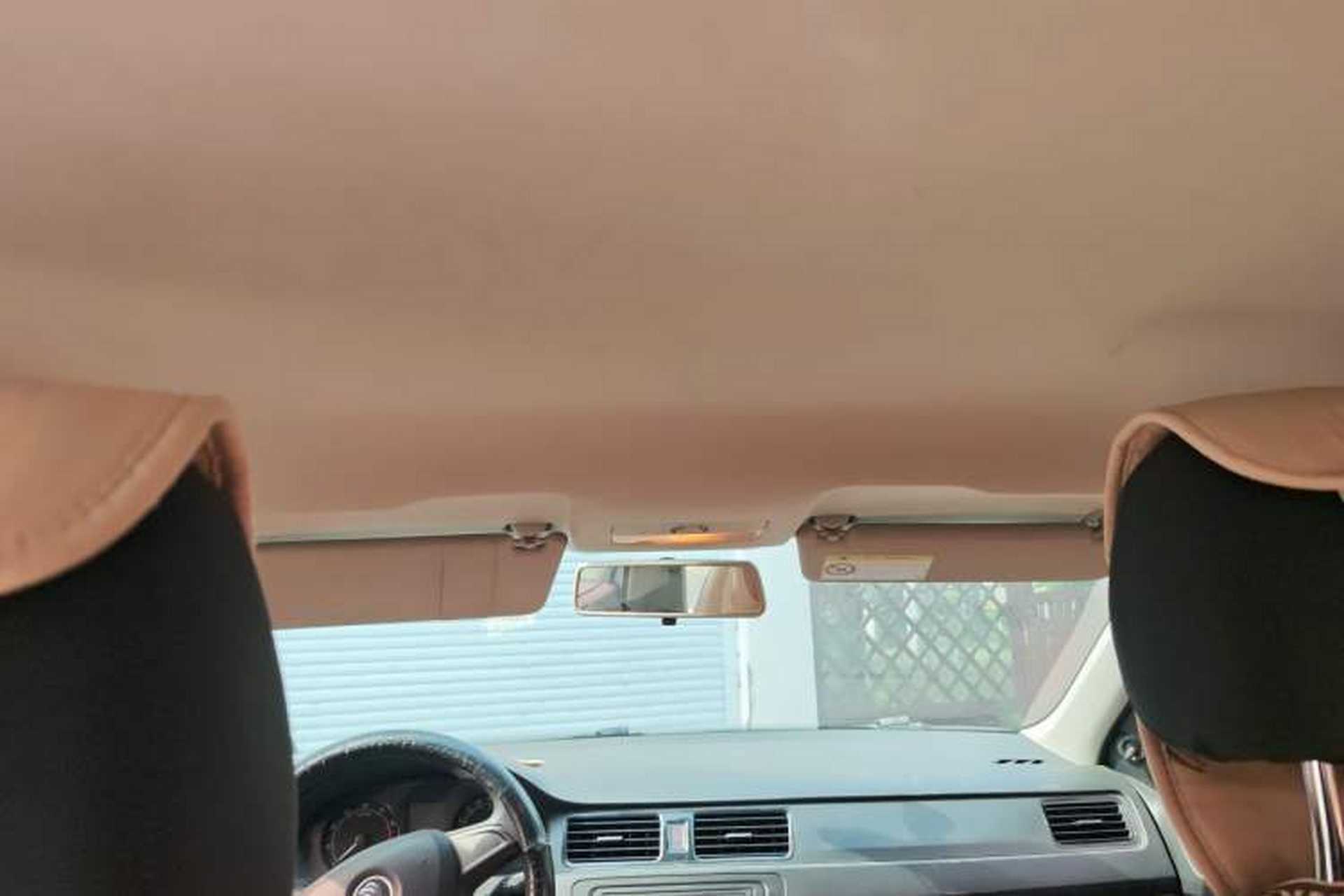 Used Skoda Rapid 2016 1.6L Automatic Front-Wheel Drive Model Headliner