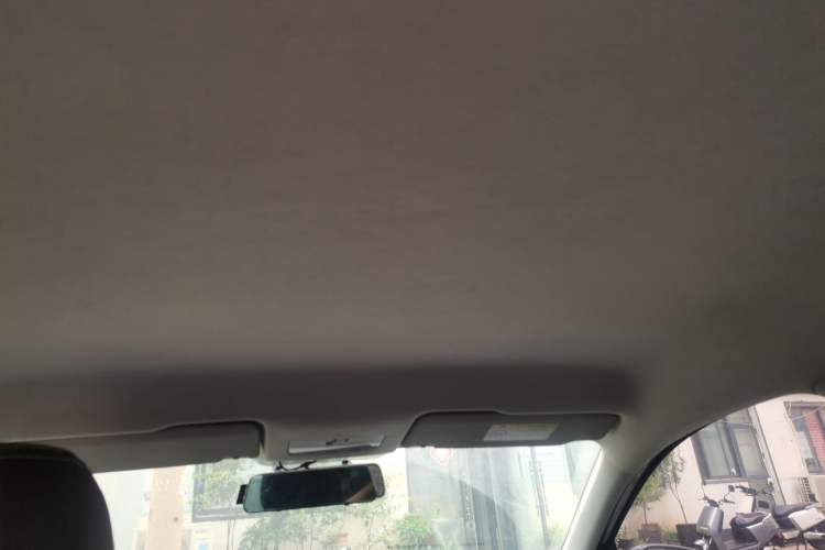 Used Skoda Rapid 2016 1.6L Manual Front-Wheel-Drive Version Headliner