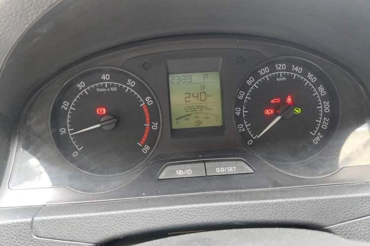 Used Skoda Rapid 2016 1.6L Automatic Chuanxing Edition Instrument Cluster