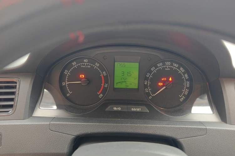 Used Skoda Rapid 2016 1.4L Manual Front-Wheel Drive Model Instrument Cluster